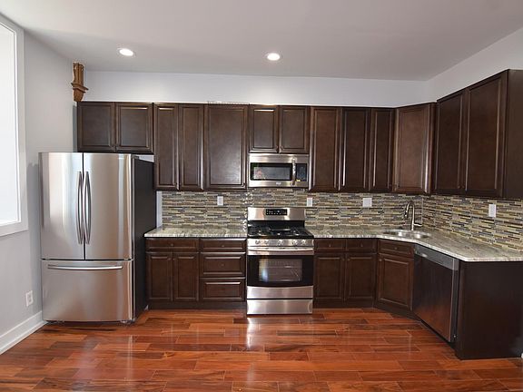 2nd image of 1234 E Columbia Ave #7