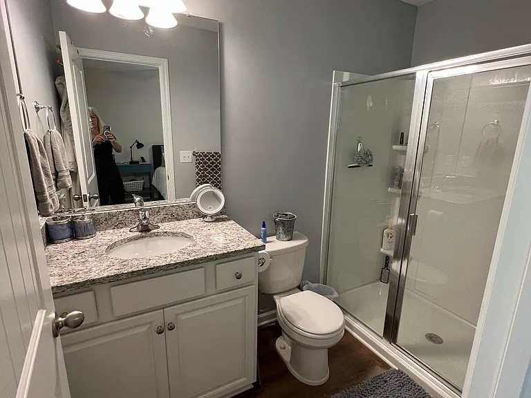 319 Noble Ln — Photo 7