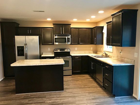 3rd image of 1219 Chicory Way