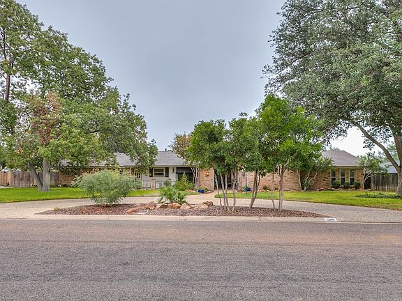 3rd image of 2906 Alta Vista Ln