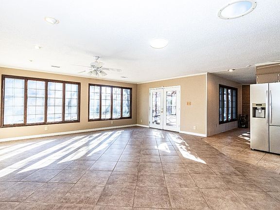 4th image of 2029 College Ave