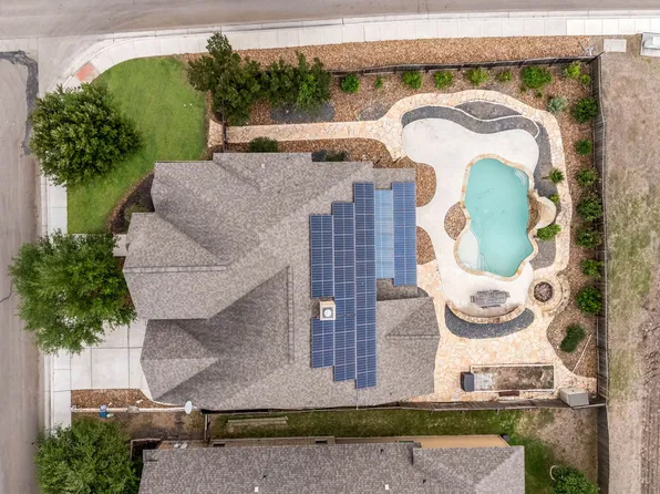 2701 SADDLEHORN DR, Seguin, TX 78155