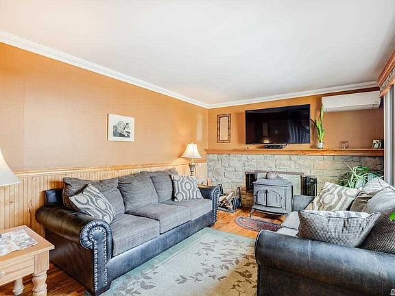 4th image of 54 S Nassau St