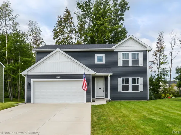 1128 Autumn Park Trl, Howell, MI 48843