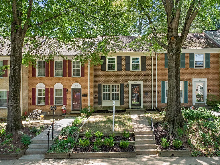 2407 Alsop Ct — Photo 3