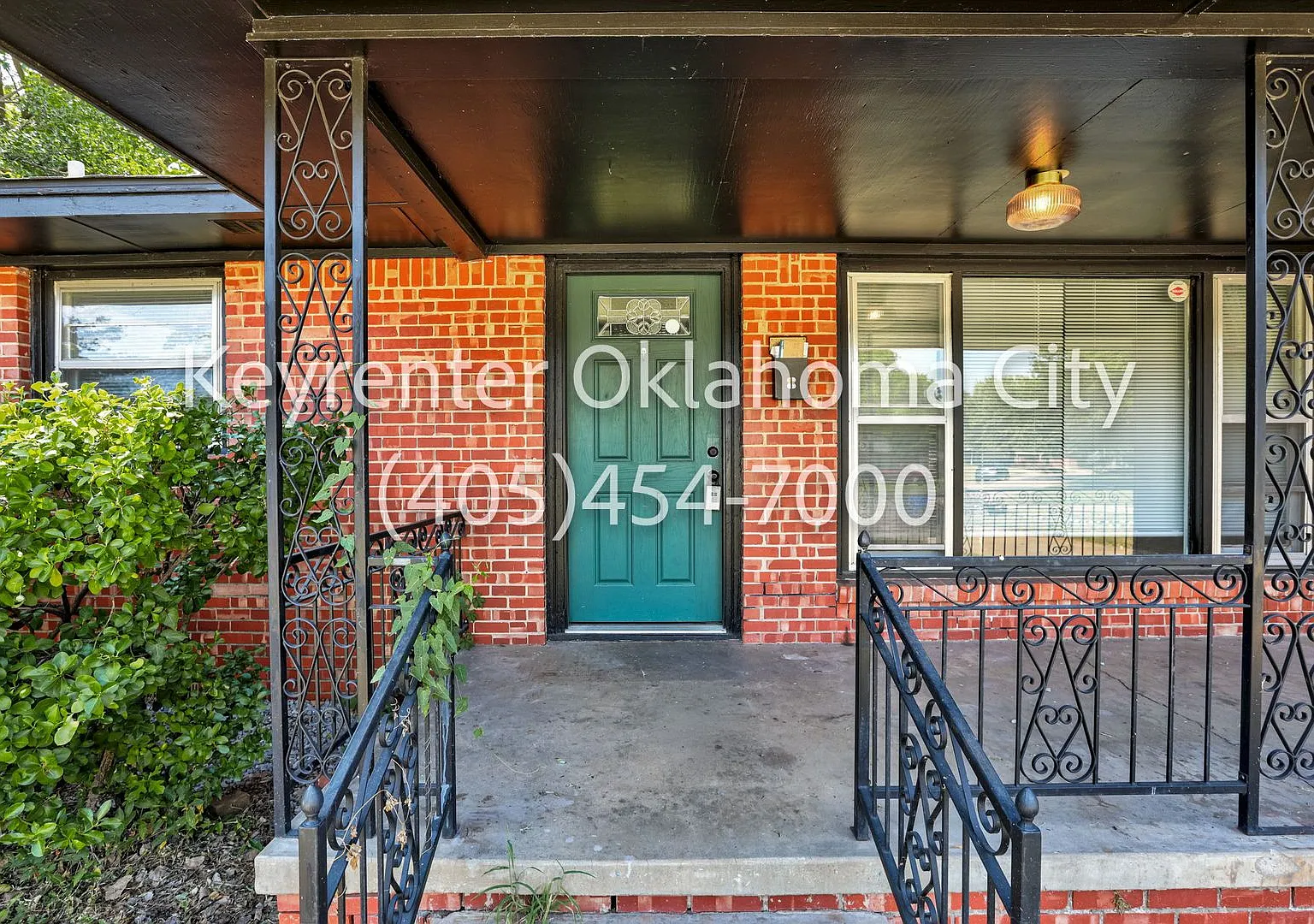 Completely Renovated 3 Bedroom Close To Ou Campus!! Lawncare Included!! — Photo 2