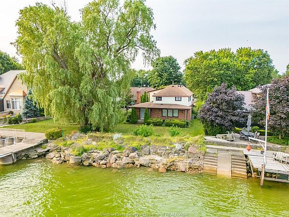 3rd image of 329 Lakeview Dr
