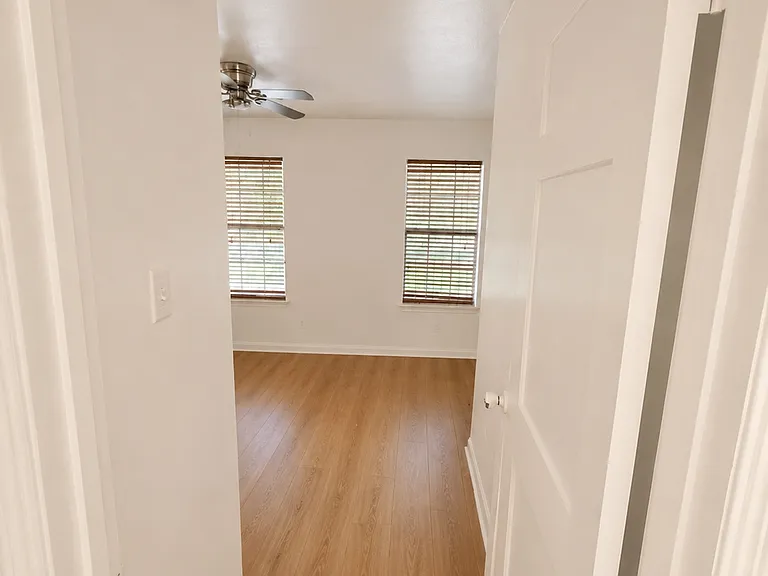 7218 Holder Forest Ct — Photo 30