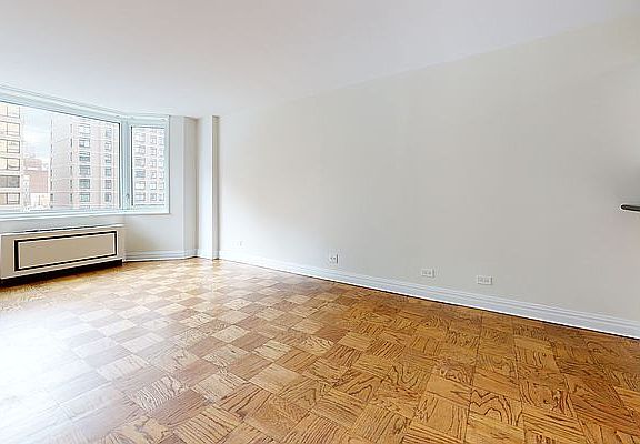 4th image of 400 E 71st St APT 11S