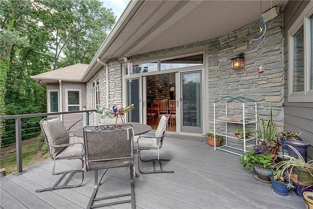 2nd image of 4132 Fairview Rd