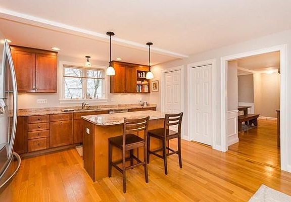 5th image of 11 Walnut St #11