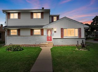 8302 W Courtland AVENUE, Milwaukee, WI 53218
