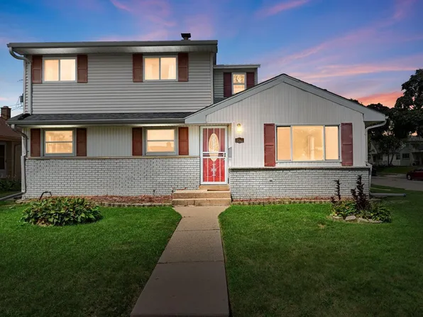 8302 W Courtland AVENUE, Milwaukee, WI 53218
