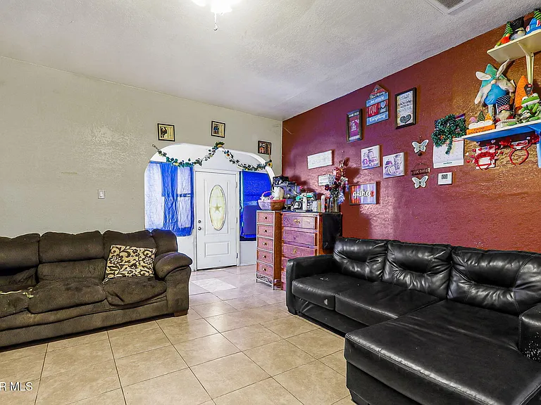 209 N Seville Dr — Photo 10