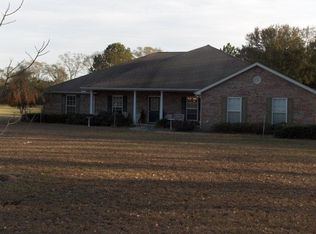 1052 N Broad St, Cowarts, AL 36321