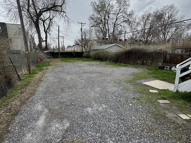 735 W 400 N #3 — Photo 15