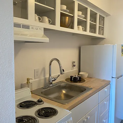 Sunstone Apartments Photo 1