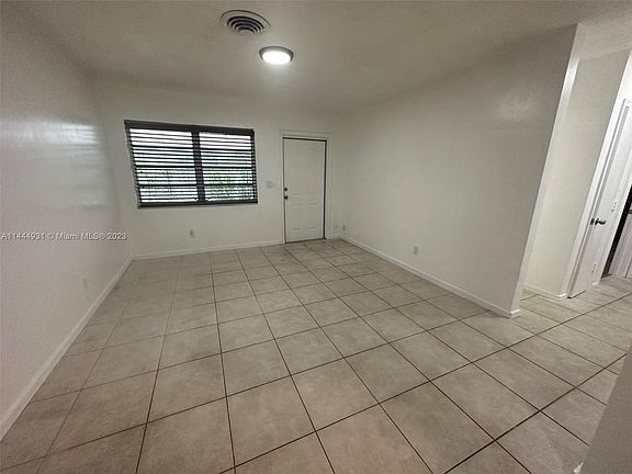 2nd image of 325 SE 12th Ave #1-2