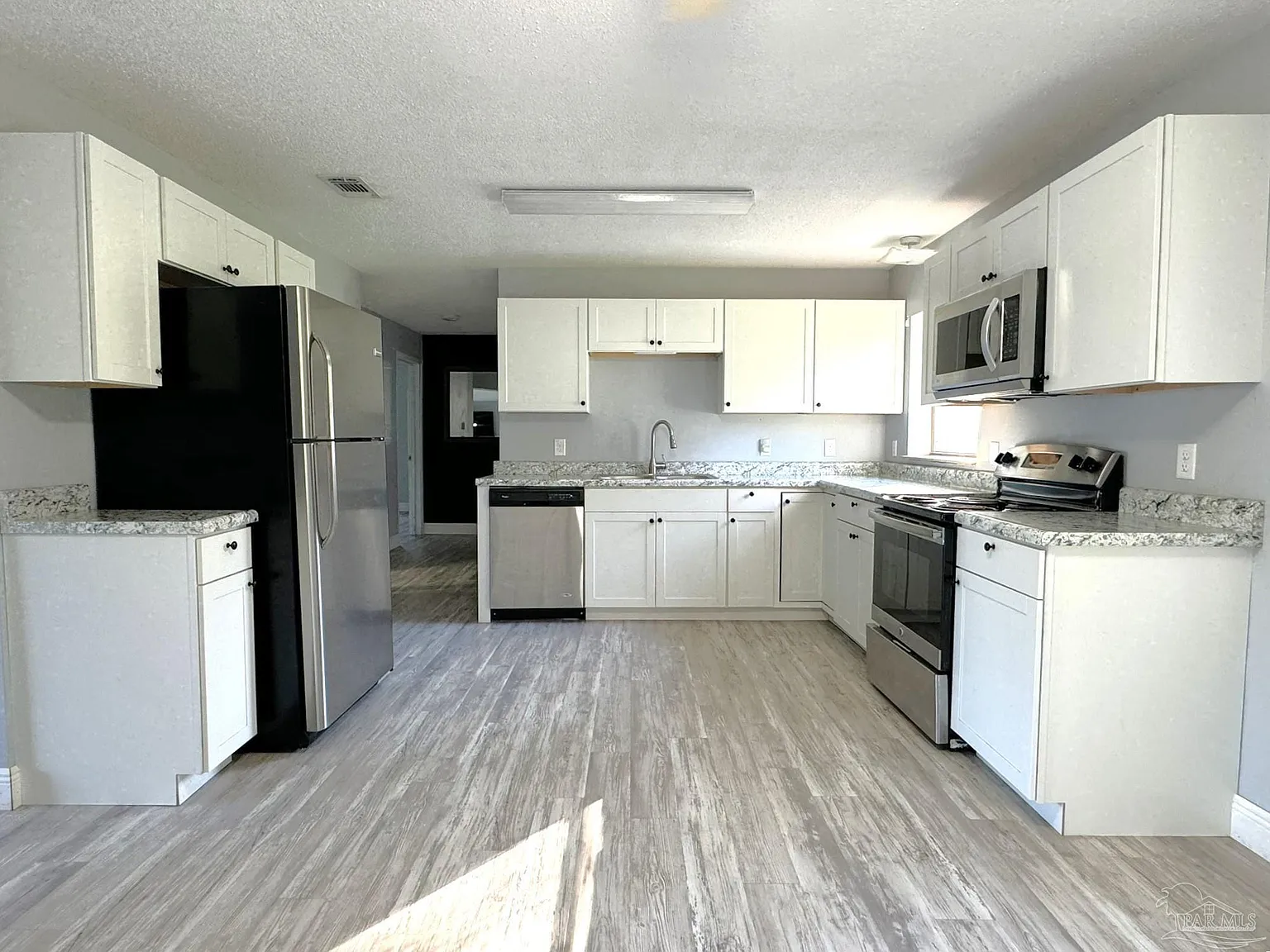 2 bed, 1380 sqft, $1,650 — Photo 4