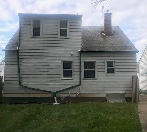 3rd image of 12601 Emery Ave