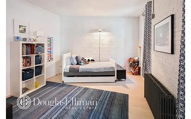 Rented by Douglas Elliman | media 17