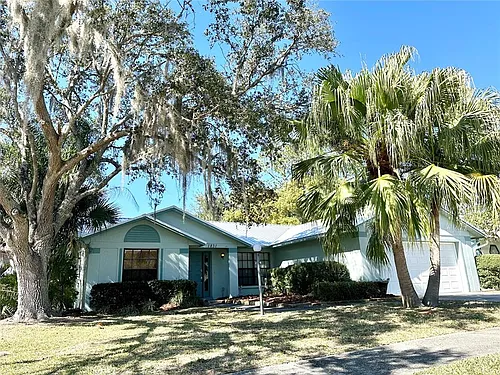 1831 Twisting Ln Photo 1