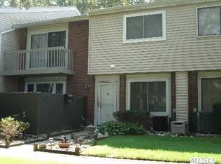 220 Springmeadow Dr UNIT H, Holbrook, NY 11741