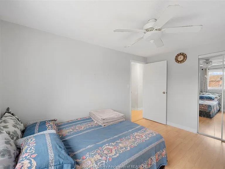 6384 Thornberry Cres — Photo 14