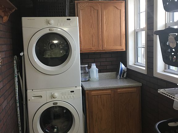 5th image of 438 E Wood St