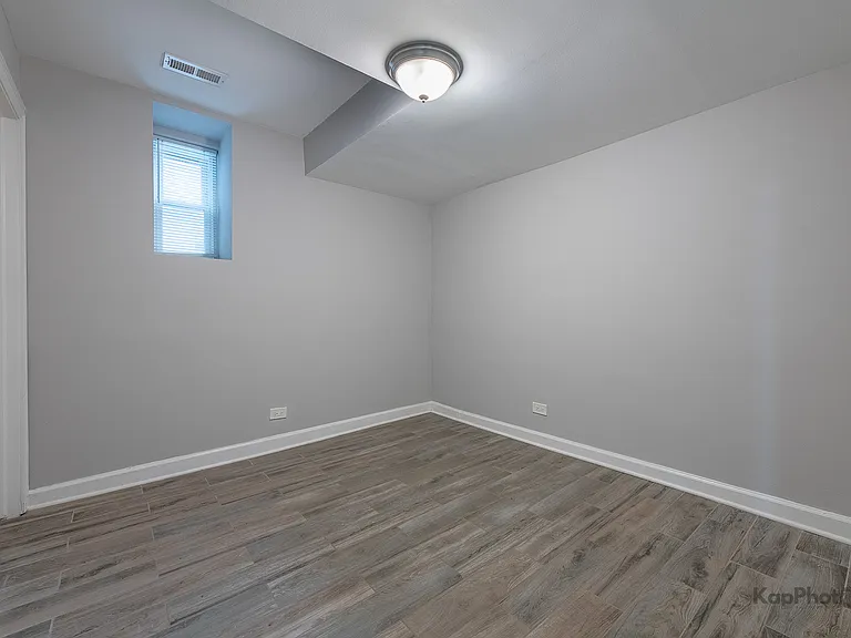 1620 W Warren Blvd #GF — Photo 19