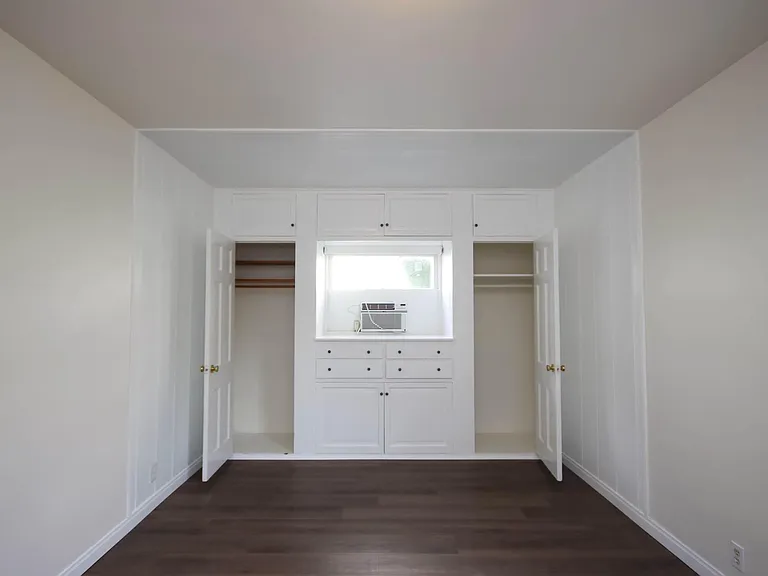 658 N Madison Ave — Photo 17