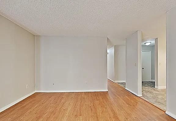 1st image of 1673 Maywood Dr