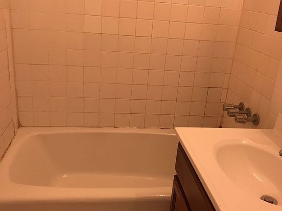 2nd image of 75 Hawthorne St APT 2L
