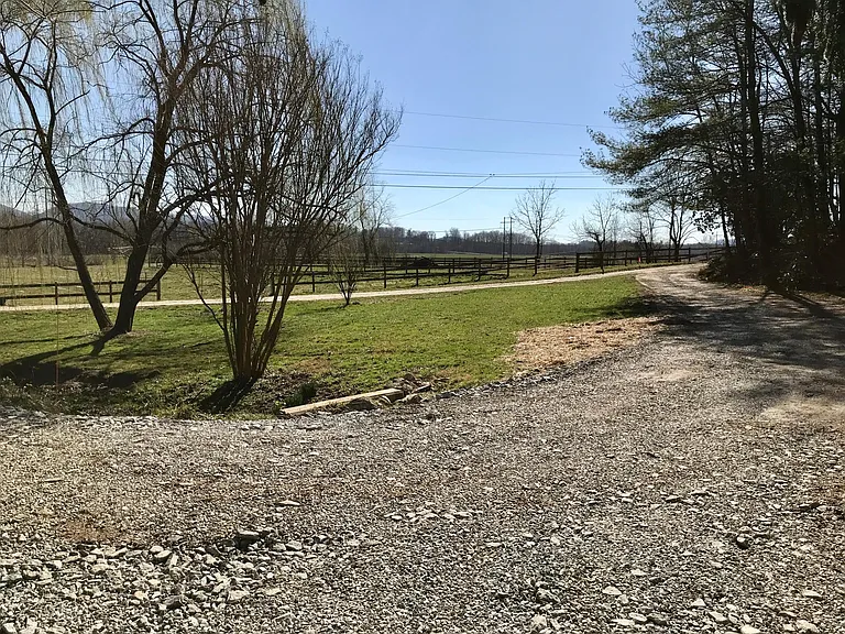 Circle driveway
