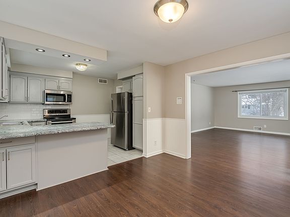 5th image of 904 Belwood Dr