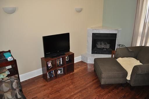 3rd image of 215 58th St