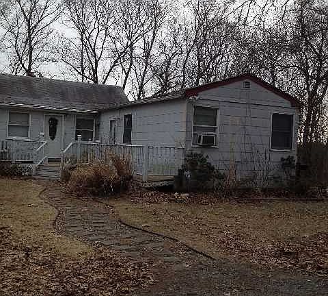 4th image of 25 Hillcrest Dr