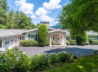 1357 Cherokee Trl, Sapphire, NC 28774