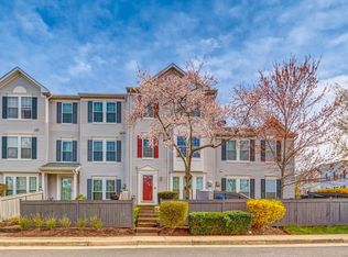 9344 Fringe Tree Ln, Manassas, VA 20110