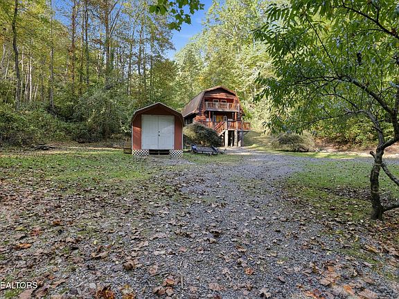 2nd image of 100 Gate Hollow Private Rd