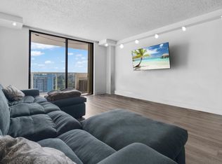 13499 Biscayne Blvd APT 1212, North Miami, FL 33181