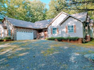 803 Stirrup Ct, Hawley, PA 18428
