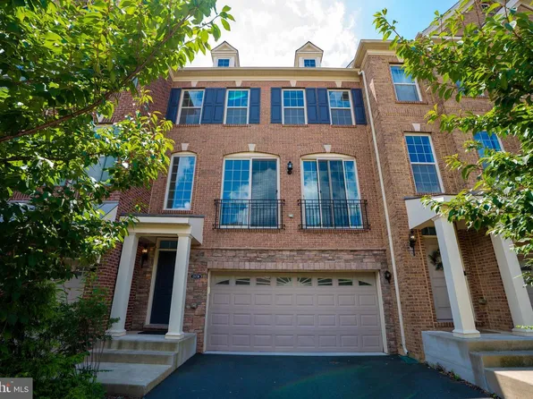 23736 Hopewell Manor Ter, Ashburn, VA 20148
