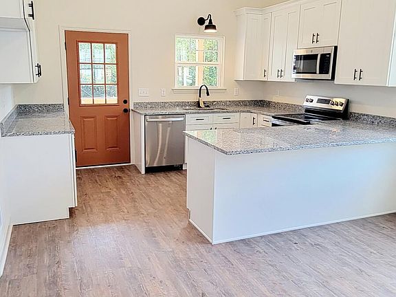 3rd image of 4020 Teakwood Dr