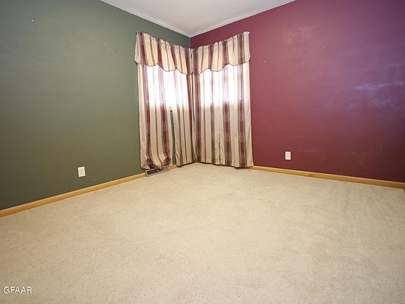 5th image of 426 Greenwood Dr SE