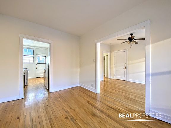 3rd image of 831 W Waveland Ave #831S2