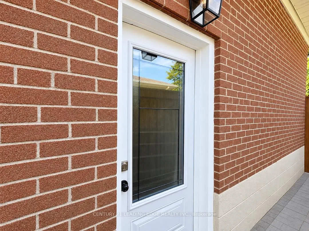 3 bed, $2,200 — Photo 3