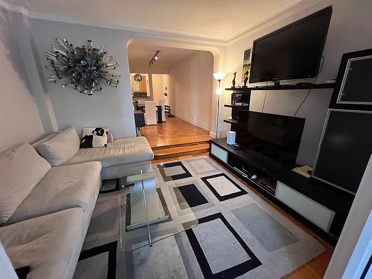 303 E 37th St #5E — Photo 1