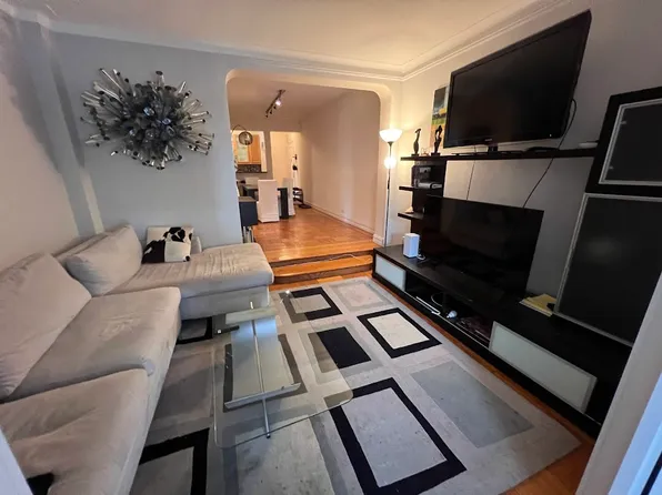 303 East 37th Street image 1 of 29