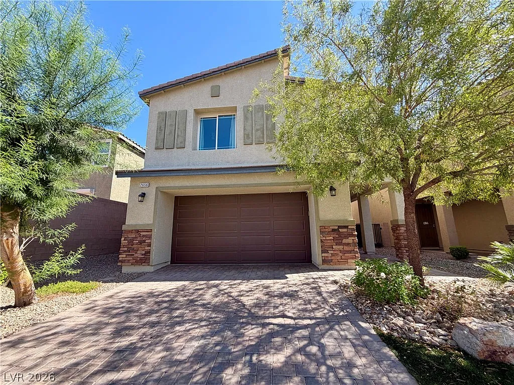 4 bed, 2.5 bath, 2380 sqft, $2,400 — Photo 1